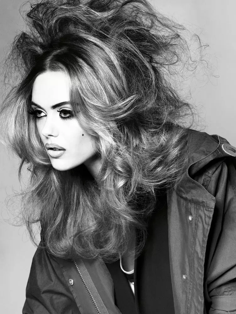 Frida Gustavsson deur Andreas Sjodin vir Elle Sweden Februarie 2012