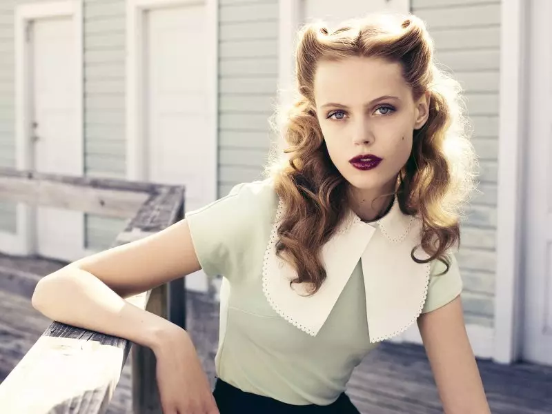 Frida Gustavsson oleh Andreas hlund untuk Elle Sweden