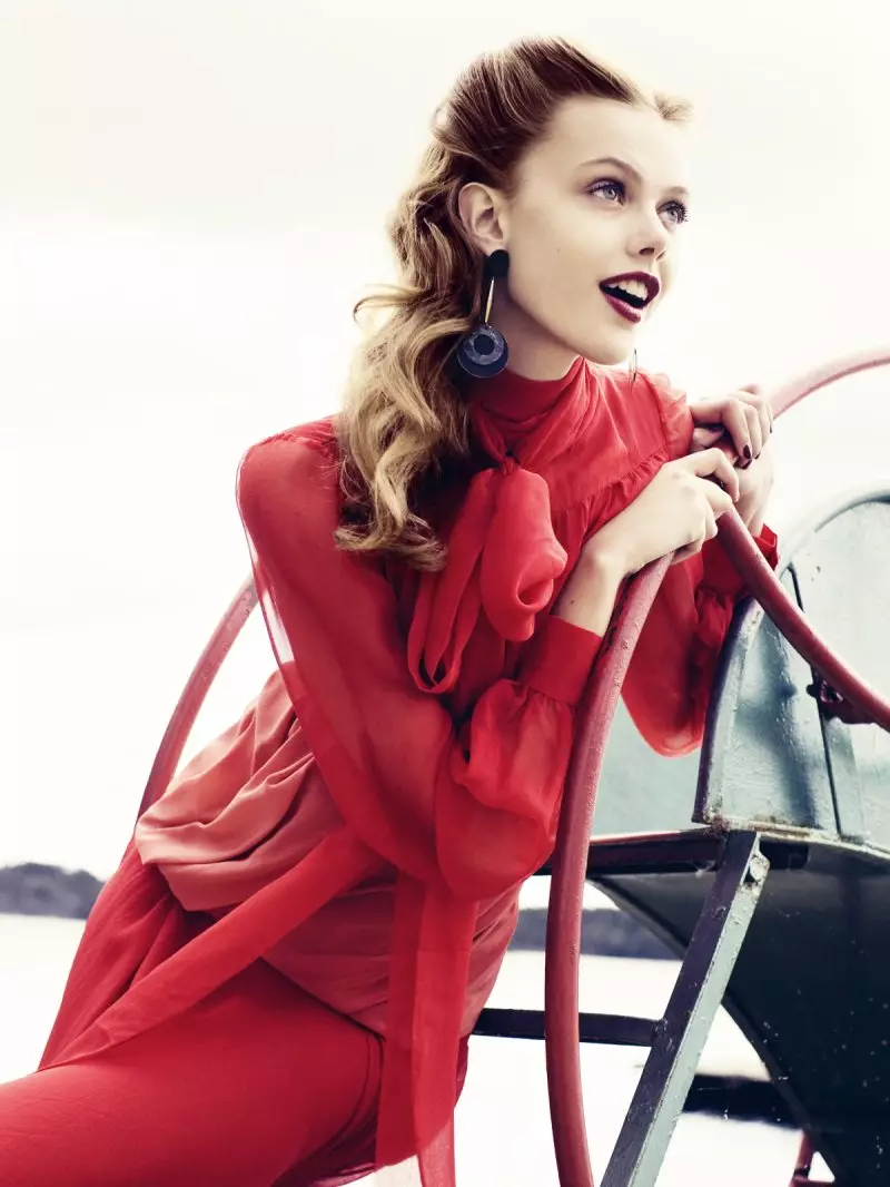 Frida Gustavsson nipasẹ Andreas Öhlund fun Elle Sweden