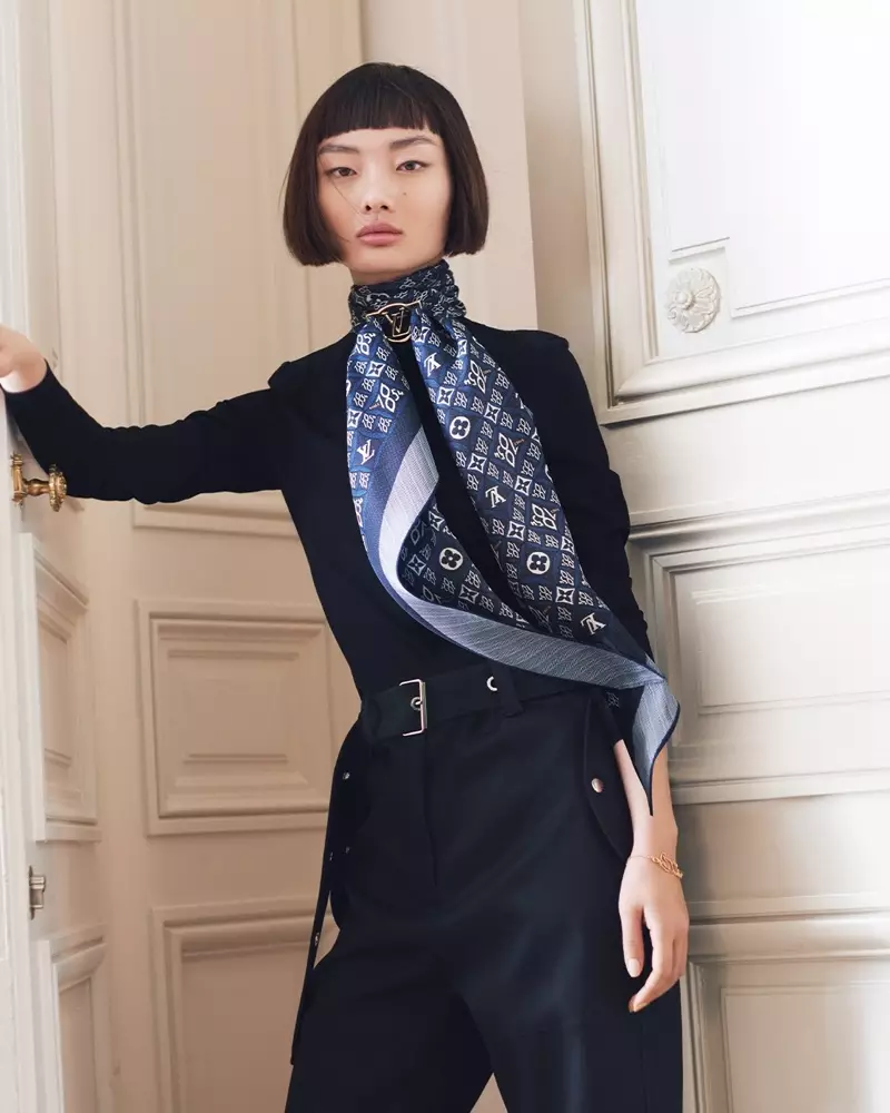 Louis Vuitton 1854 Envy LV bandeau scarf.