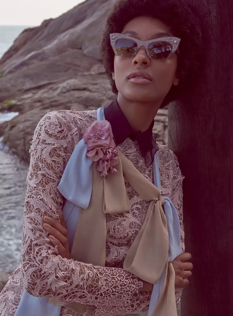 Jourdan Dunn ji bo Vogue Brezîlyayê rengên afro û retro li xwe dike