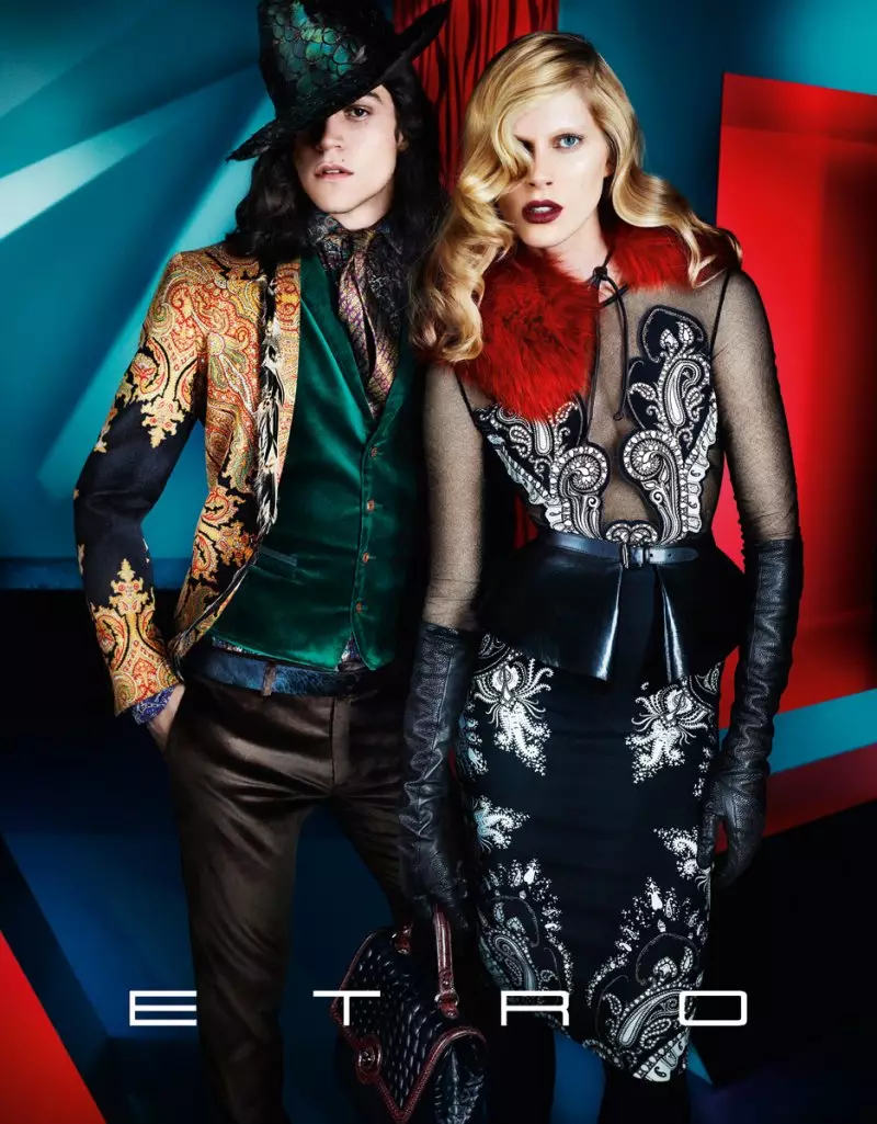 Iselin Steiro, Magda Laguinge dhe Laura Love Star në fushatën Etro's Fall 2012 nga Mario Testino