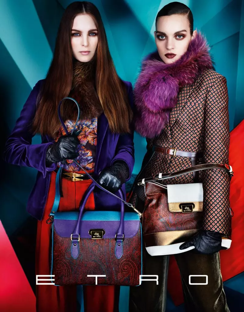 Iselin Steiro, Magda Laguinge na Laura Love Star katika Kampeni ya Etro's Fall 2012 na Mario Testino