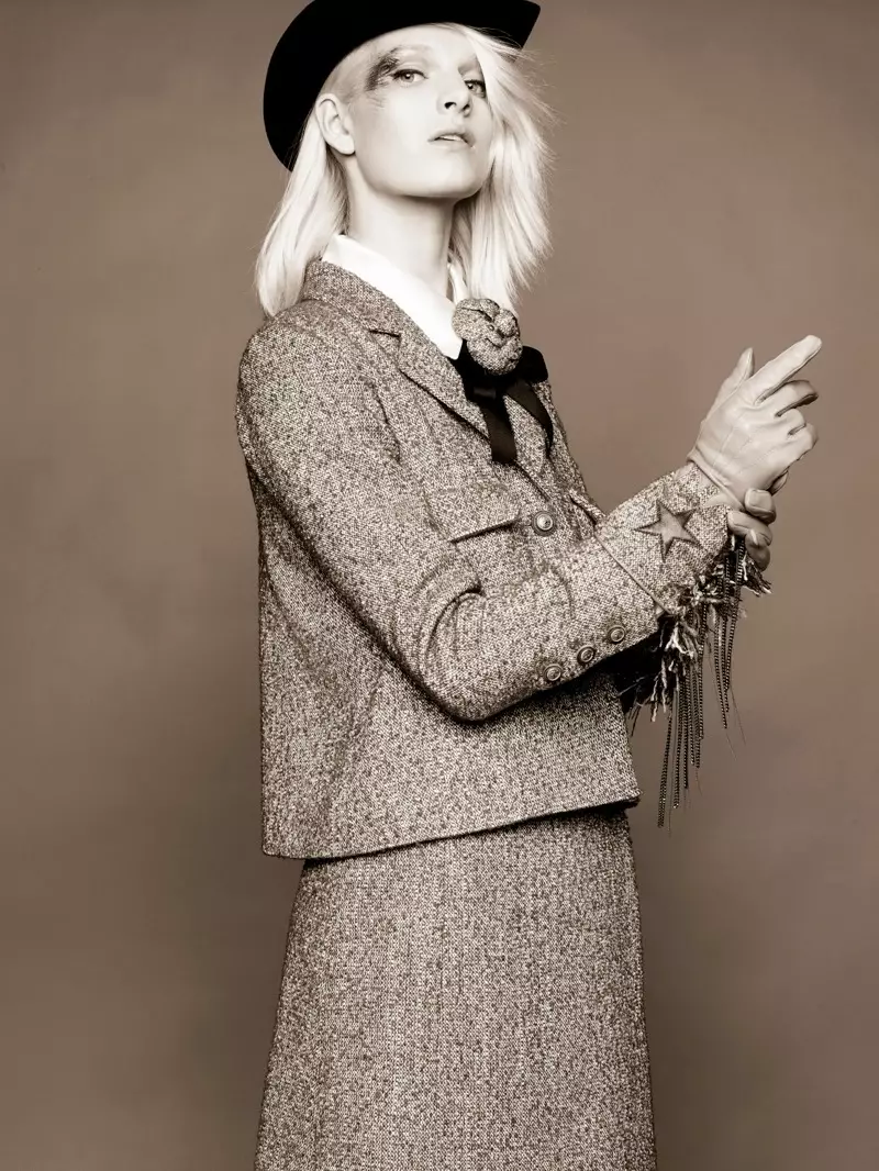 Ashleigh Good Stars i Chanel Shoot før høsten 2014 av Karl Lagerfeld