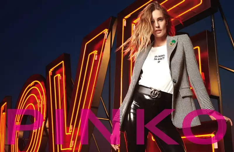 Model Nadja Bender poseer vir Pinko herfs-winter 2020-veldtog.