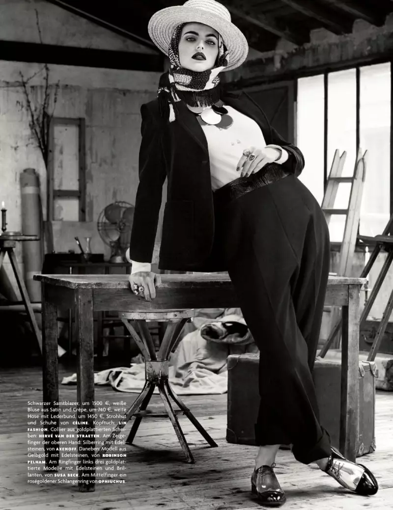 Karlina Caune Dons Folk Fashion for Vogue Germany מאי 2013 מאת Giampaolo Sgura