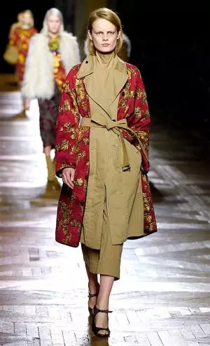 Dries van Noten Caij nplooj zeeg/Lub caij ntuj no 2015