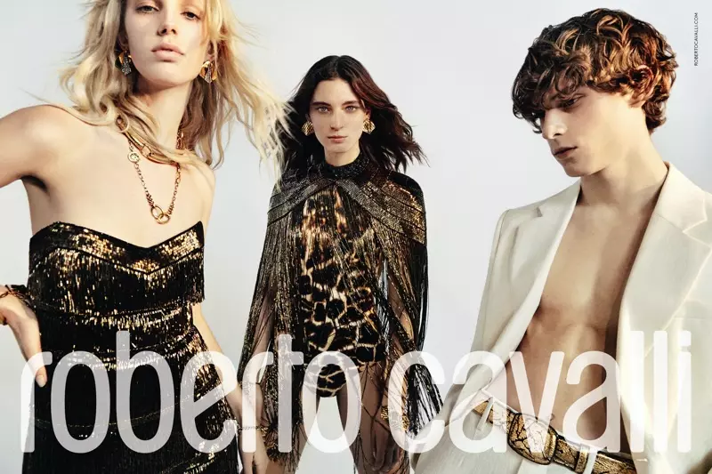 Jessie Bloemendaal, Ansley Gulielmi dan Serge Sergeev membintangi kampanye musim semi-musim panas 2020 Roberto Cavalli