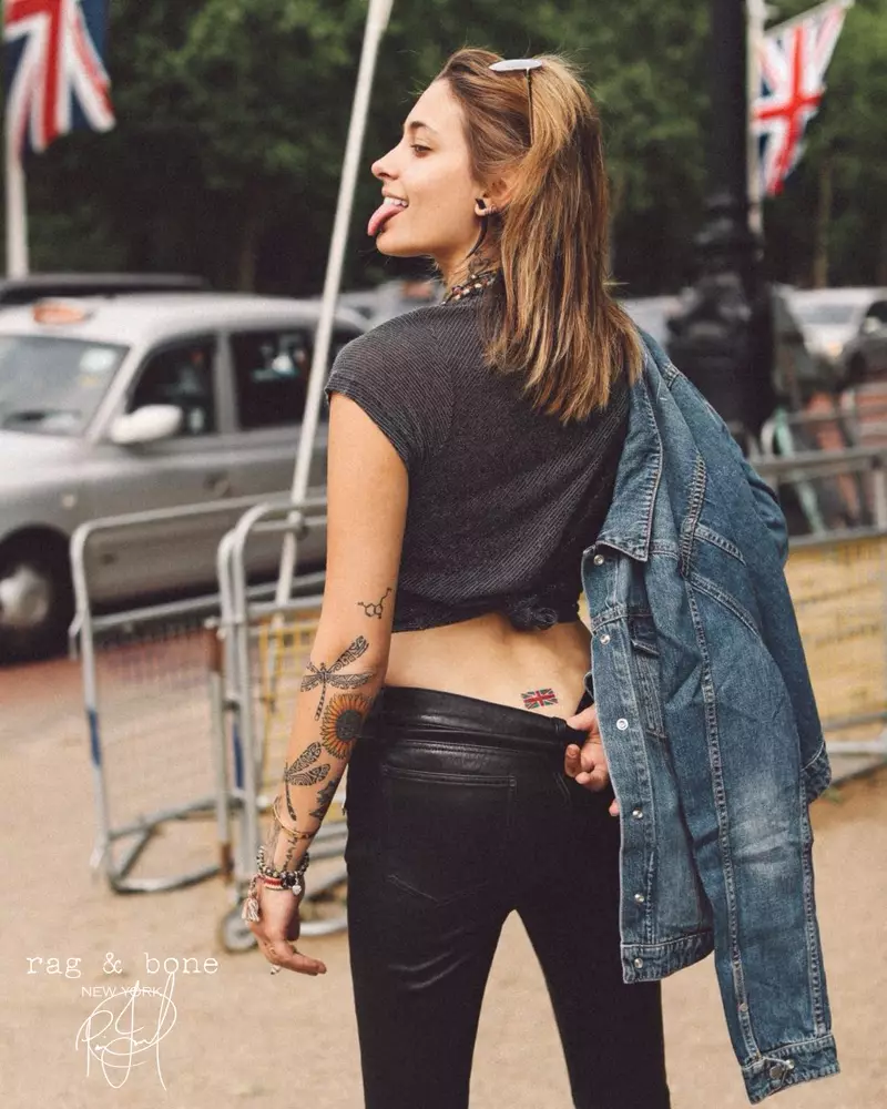 Paris Jackson näitab oma tätoveeringuid Rag & Bone'i DIY projekti jaoks