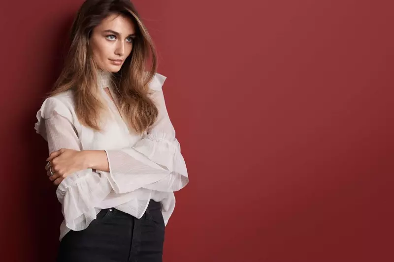 H&M бөтерелгән блузка һәм арык биек джинсы формалаштыру