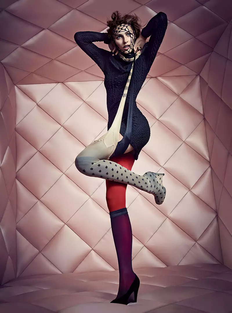 Si Vika Volkute Nagsul-ob og Eccentric Style para sa NK Fall 2013 Ads ni Peter Gehrke