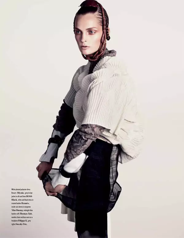 Gertrud Hegelund ni Andreas Sjodin para sa Bon International S/S 2011