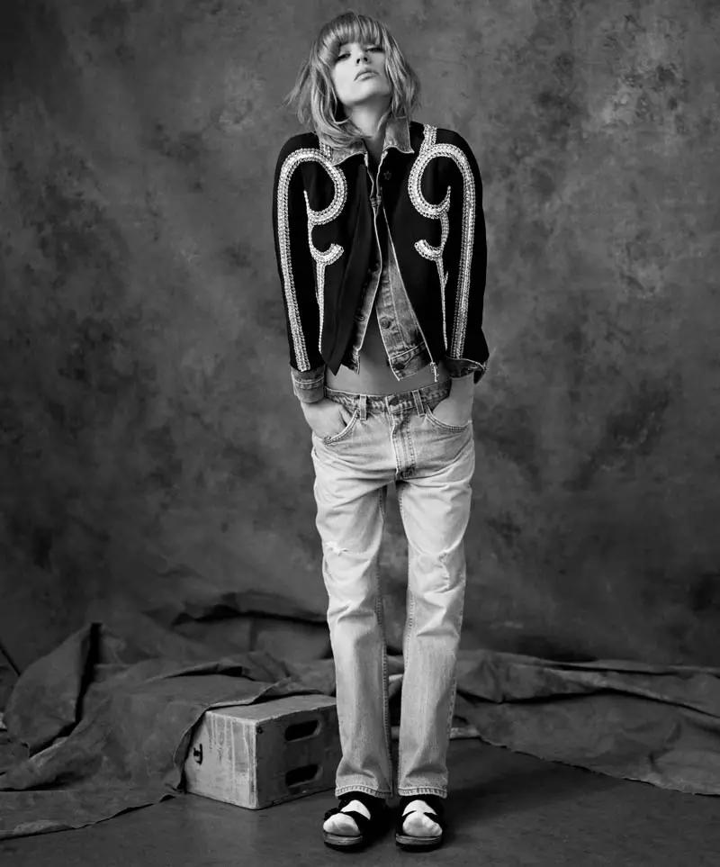 Milou van Groesen Models Casual Elegance for Singles Korea