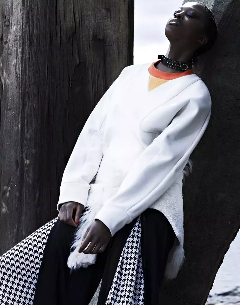 Nyasha Matonhodze bærer Urban Chic til SCMP Style Magazine