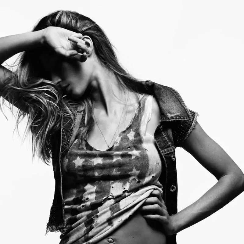 Gisele Bundchen cho V # 70 của Hedi Slimane