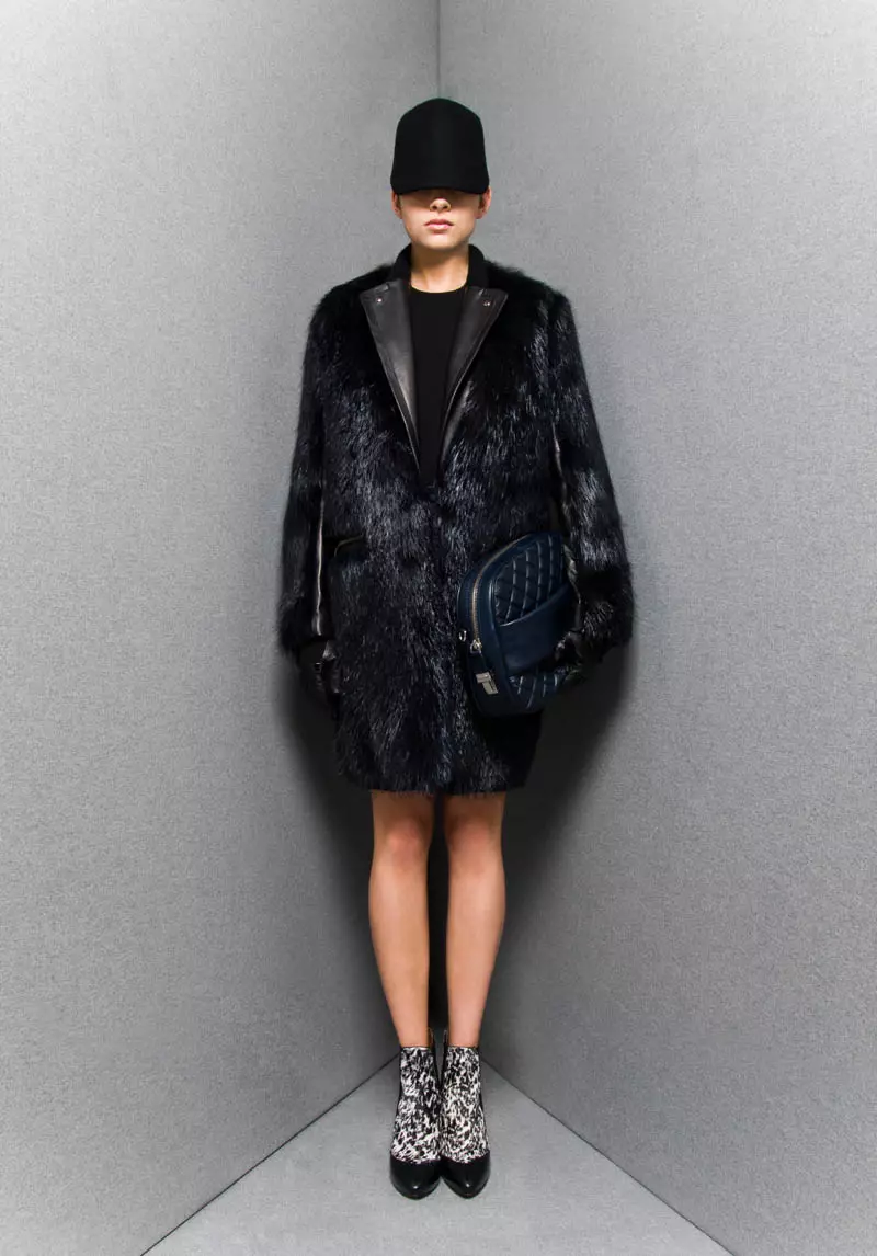 Sportmax ၏ Dark၊ Volluminous Pre-Fall 2013 စုစည်းမှု