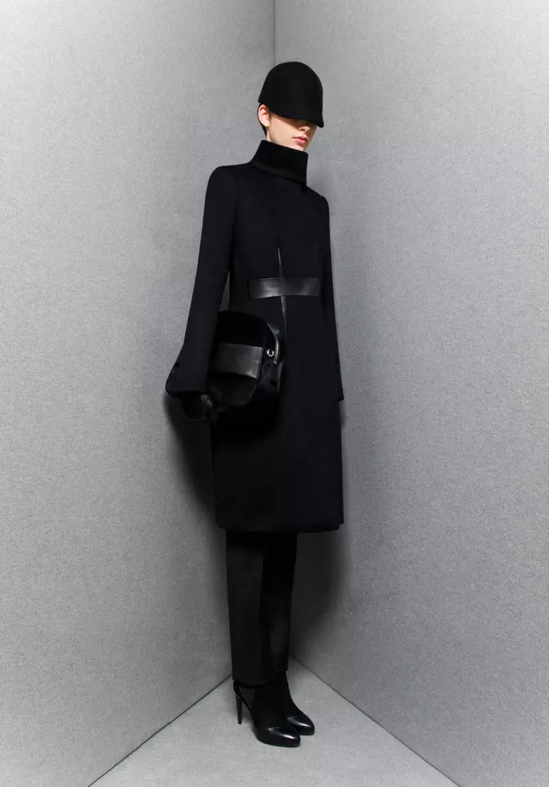 Bailiúchán Sportmax's Dark, Volluminous Pre-Fall 2013