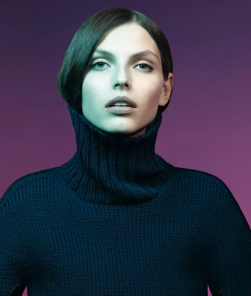 Karlina Caune Fronts Sportmax's Fall 2012 ව්‍යාපාරය