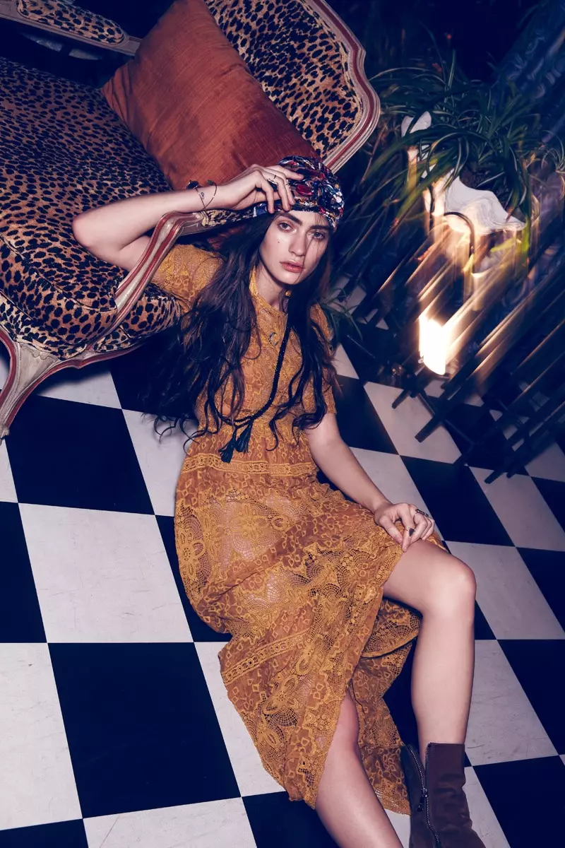 Marine Deleeuw ndi 'Gypsy Dreamer' mu For Love & Lemons' Fall Lookbook