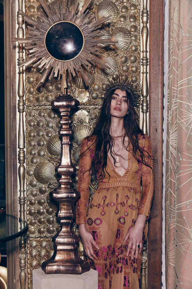 Marine Deleeuw je 'Gypsy Dreamer' v For Love & Lemons' Fall Lookbook