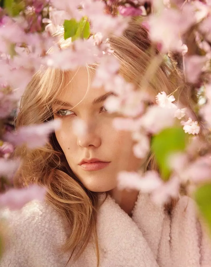 Karlie Kloss เป็นความงามตามธรรมชาติในแคมเปญ Marella's Fall 2015