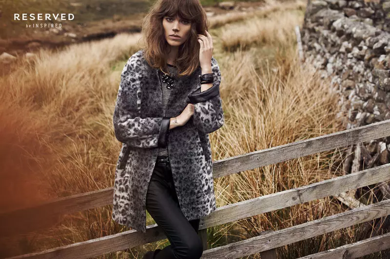 Freja Beha Erichsen respire la fraîcheur pour les publicités de l'automne 2013 de Reserved