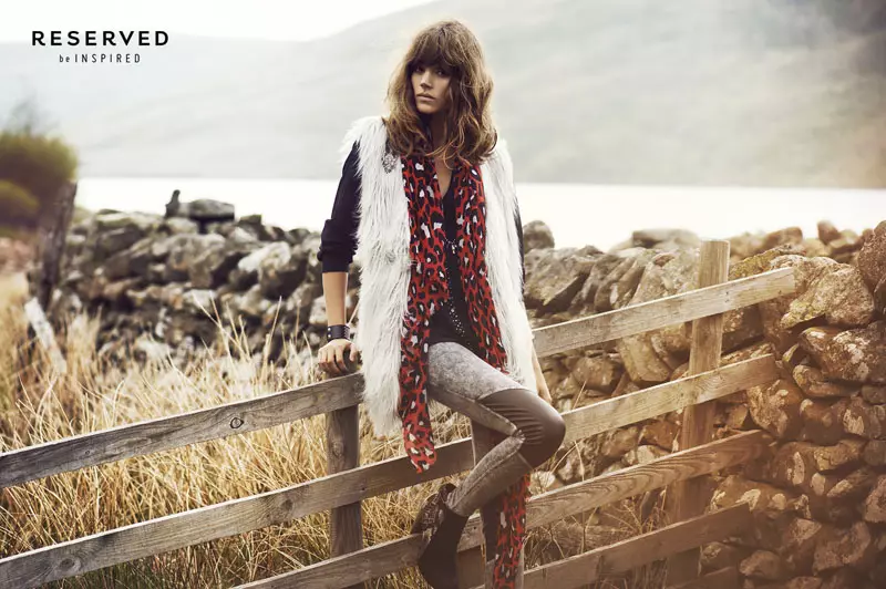 Freja Beha Erichsen respire la fraîcheur pour les publicités de l'automne 2013 de Reserved