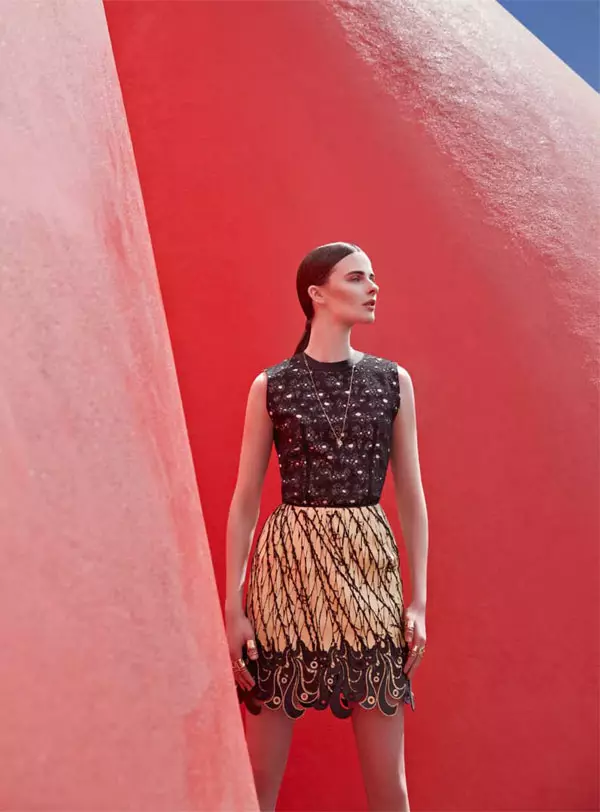 Vasilisa Pavlova Models Sleek Spring Style yeHarper's Bazaar Latin America