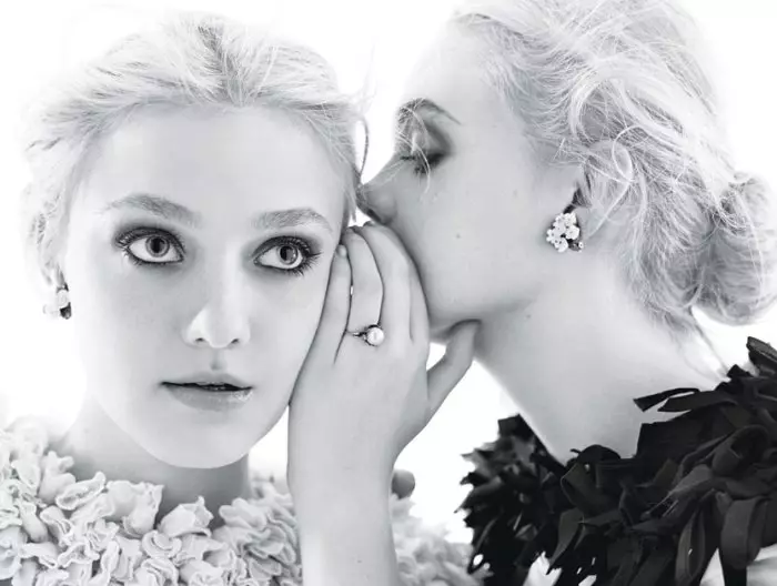 2011-يىلى 12-ئايدىكى W ژۇرنىلى ئۈچۈن Mario Sorrenti نىڭ Dakota & Elle Fanning