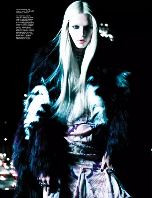 Aline Weber gloei in nagstyle vir Wonderland Magazine