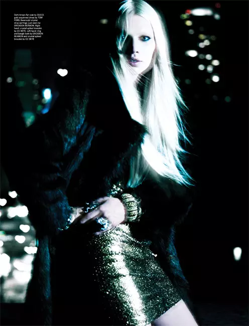 Aline Weber gløder i nattestile for Wonderland Magazine