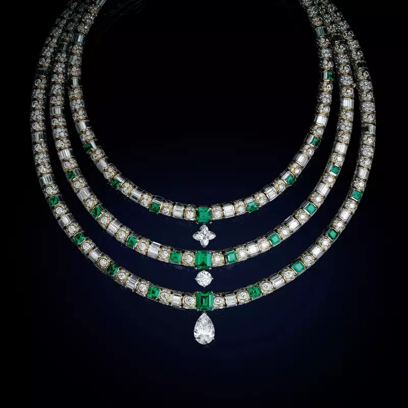 Louis Vuitton High Jewelry kolleksiyasidan L'Aventure marjonlari.
