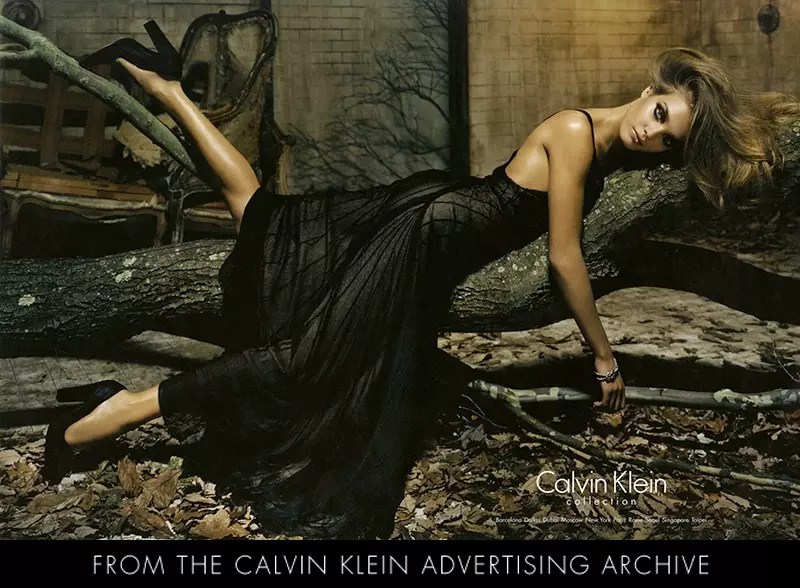 Natalia Vodianova para a campanha de outono de 2004 da coleção Calvin Klein por Steven Meisel