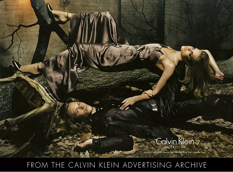 Natalia Vodianova mo Calvin Klein Collection Fall 2004 Campaign saunia e Steven Meisel