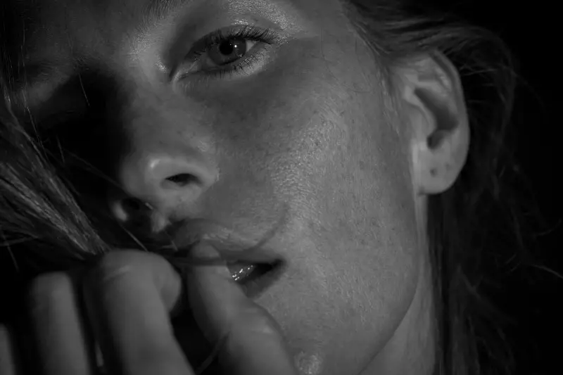 Gisele Bundchen Strips Down fir BLK DNM's Johan Lindeberg