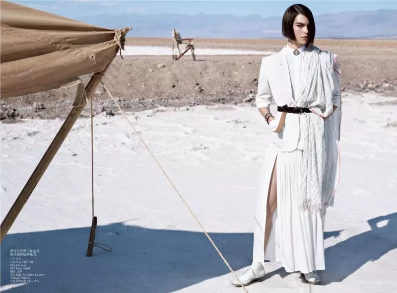 Arizona Muse của Josh Olins cho Vogue Trung Quốc tháng 5 năm 2012