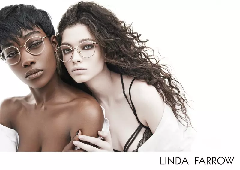 린다 패로우 2015 가을 광고를 위한 베티 + 니콜 스트립 다운