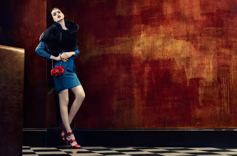 Julia Saner mo Karen Millen Fall 2011 Campaign saunia e Sharif Hamza