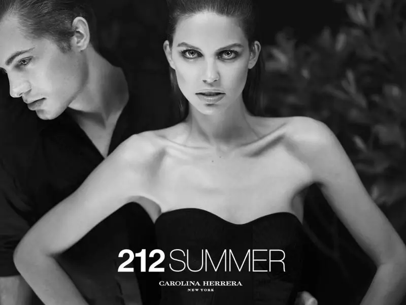 Sasha Luss û Lauren Auerbach di Kampanyaya Havînê ya Carolina Herrera ya 212-an de ji hêla Hunter & Gatti ve diçin.