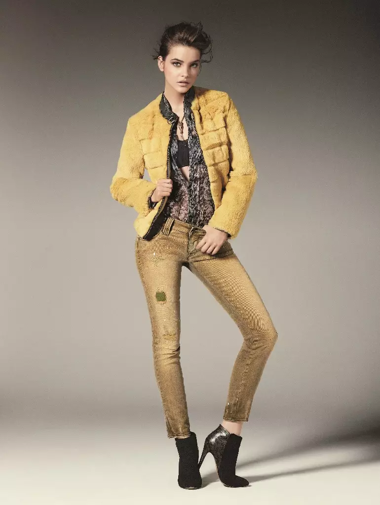 芭芭拉·帕爾文 (Barbara Palvin) 為 2013 秋季廣告大片穿上休閒牛仔褲