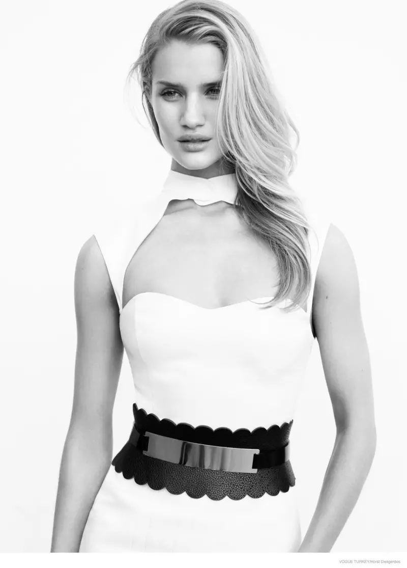 rosie-Huntington-Whiteley-lace-looks03