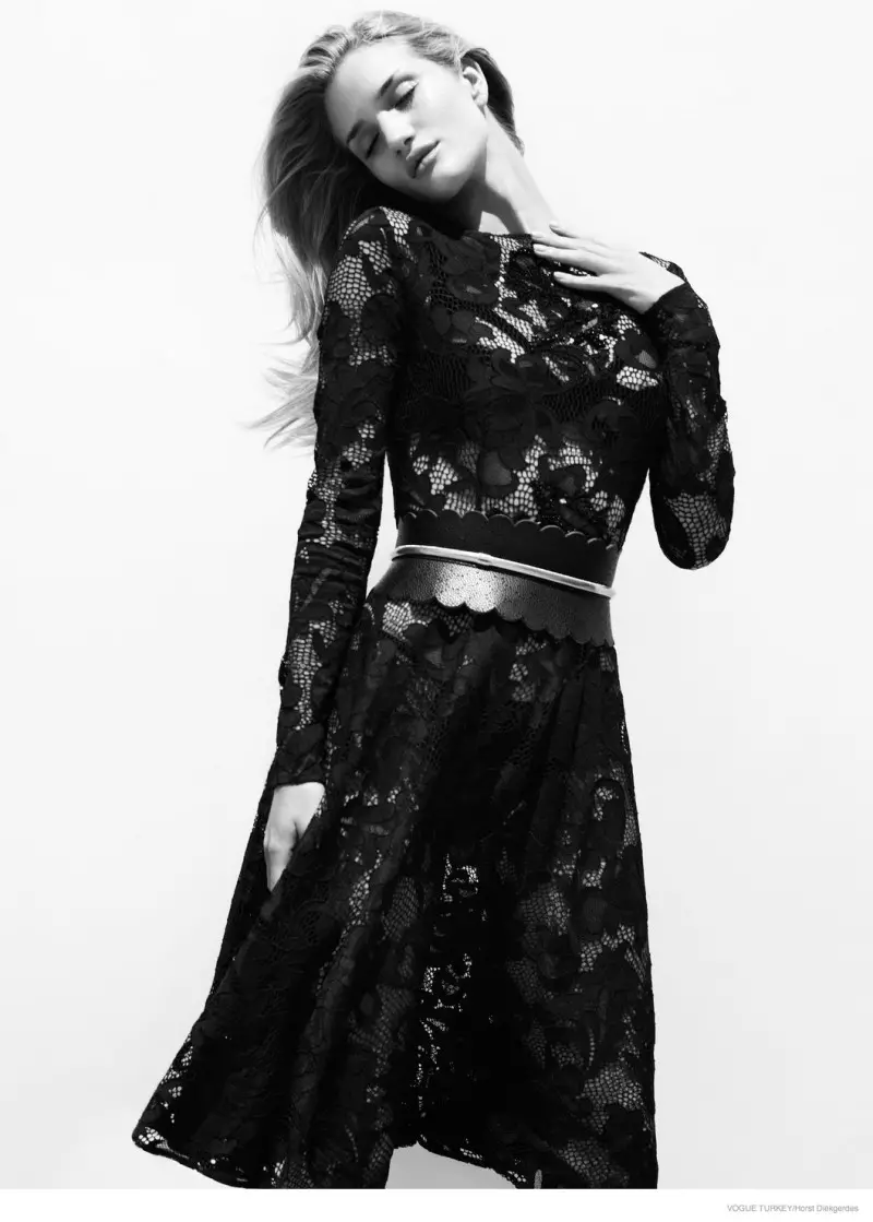 rosie-huntington-whiteley-lace-looks04