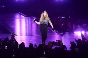 Gucci! Alexander Wang! Moschino! Siehe Madonnas Rebel Heart Tour-Kostüme