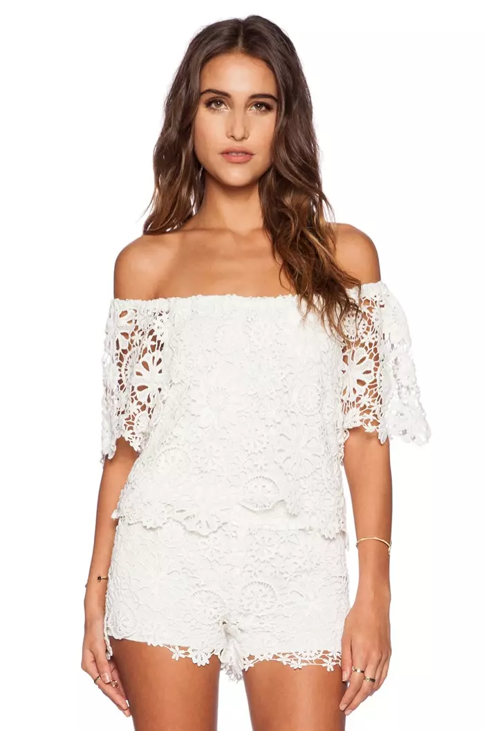 Blus Putih Crochet Crochet 'Karibia' Nightcap tersedia seharga $297,00