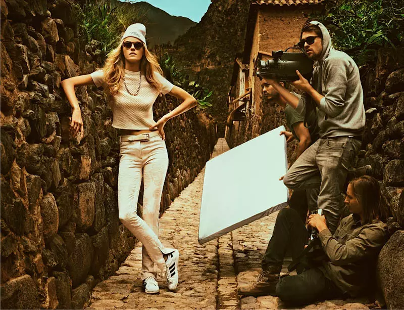 Valentina Zelyaeva O leba Peru bakeng sa Elle Mexico March 2013 ke Alexander Neumann