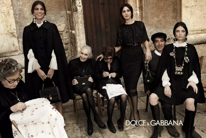 Monica Bellucci, Bianca Balti và Bianca Brandolini đều có mặt trong gia đình cho Chiến dịch mùa thu 2012 của Dolce & Gabbana bởi Giampaolo Sgura