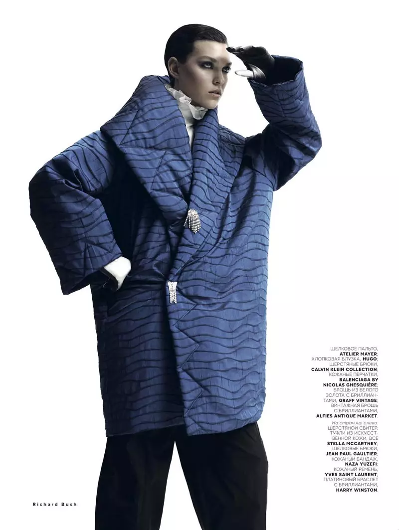 Arizona Muse Dons Menswear Shapes pro Vogue Russia listopad 2012 od Richarda Bushe