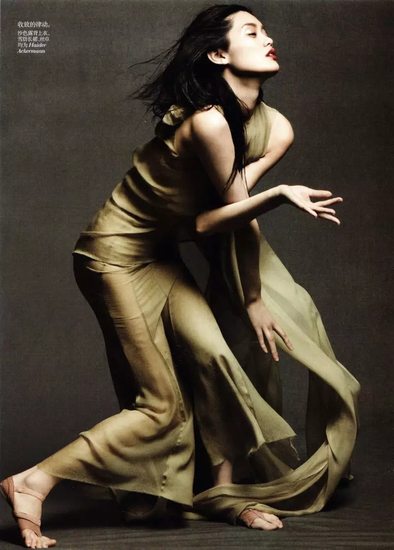 Liu Wen, Sui He & Ming Xi av Daniel Jackson för Vogue China maj 2012