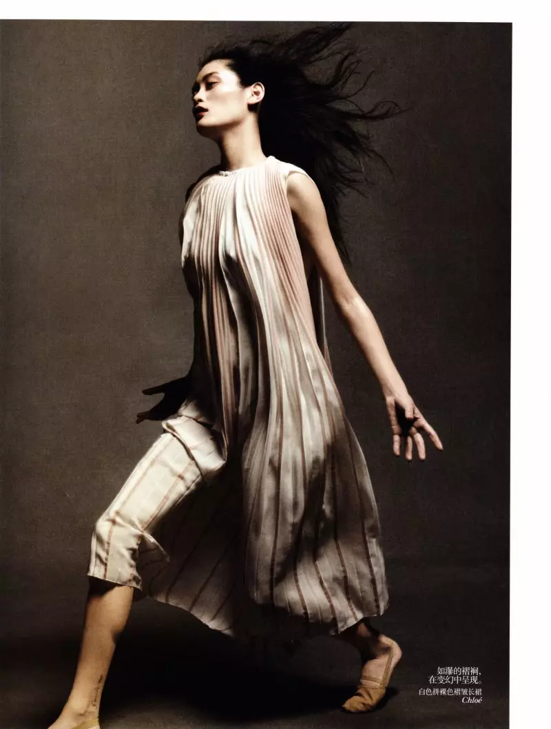 Liu Wen, Sui He & Ming Xi oleh Daniel Jackson untuk Vogue China Mei 2012