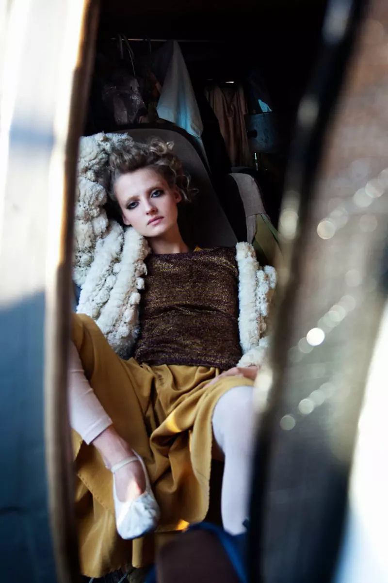 Amanda Norgaard โดย Joachim Johnson สำหรับ Smug #5